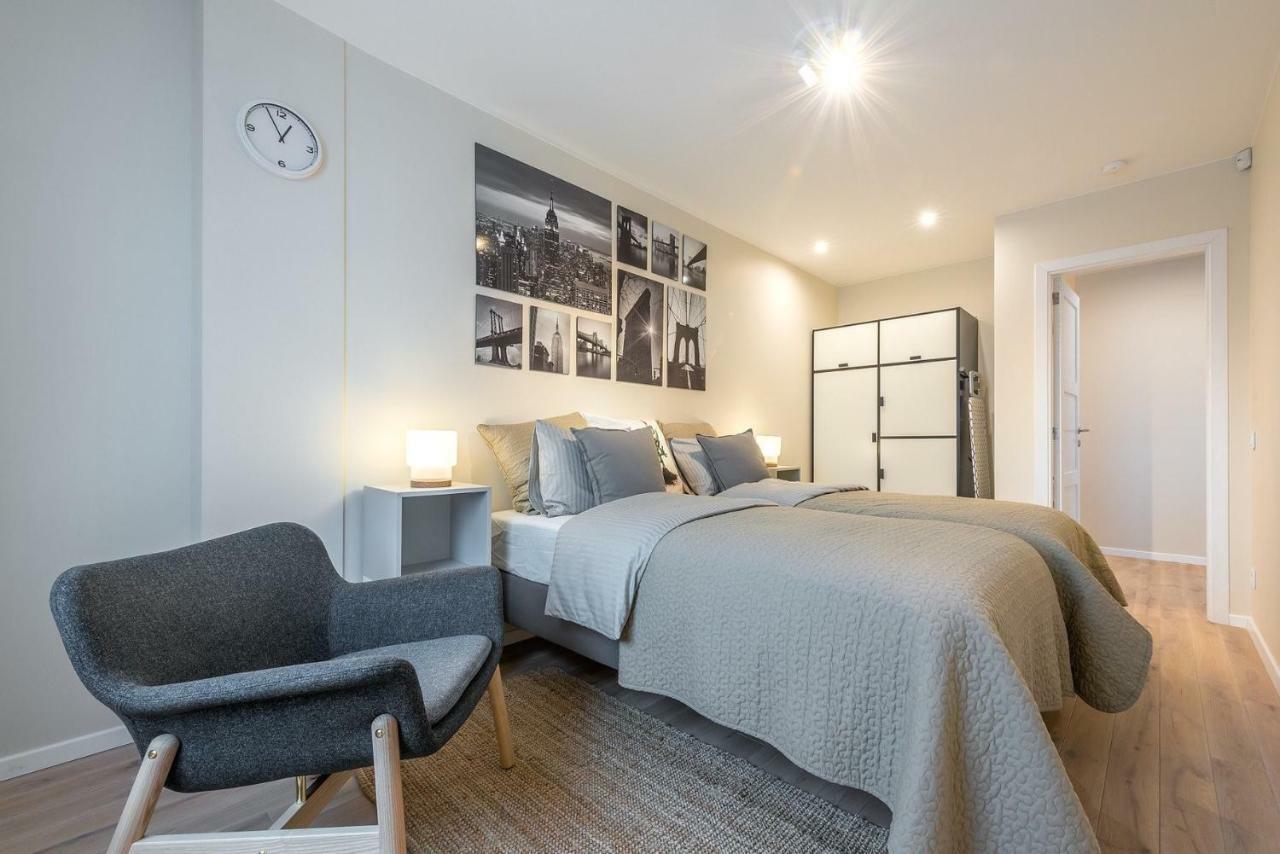 Butas Modern